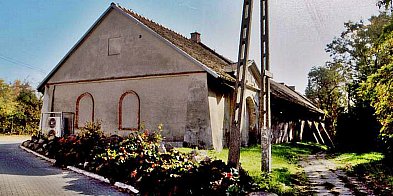 Potrzebne archiwalne zdjęcia barokowej stajni-wozowni-23943