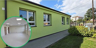 Dawna sala gimnastyczna zmienia się w klub malucha -24223