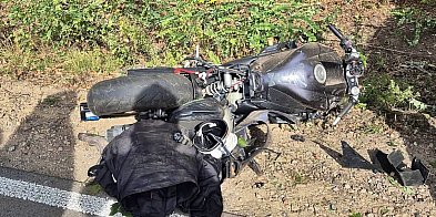 41-latek na łuku drogi stracił panowanie nad motocyklem-24356