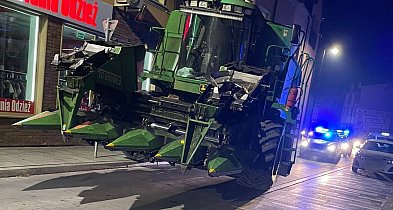 Kombajn wjechał w Zduńską... Co na to policja?-24932