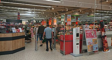 Pracownicy popularnej sieci mają dość. W południe zatrzymają pracę-25404