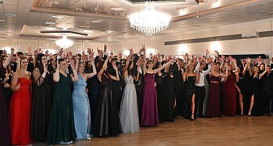 Studniówek czas! Bal Zespołu Szkół nr 1 w Płońsku na zdjęciach-25921