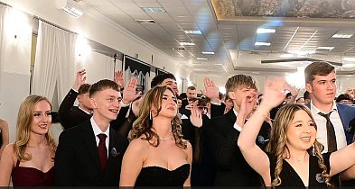 Nagrania ze studniówki maturzystów z ZS nr 2 w Płońsku