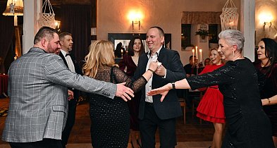 Tradycyjny bal z pomocą o bezcennej wartości [ZDJĘCIA]