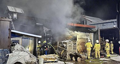 Pożar kotłowni przy stolarni. Akcja gaśnicza trwała ponad dwie godziny