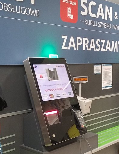 Gigant handlowy może opuścić kraj. Ma w Polsce 800 sklepów-24241
