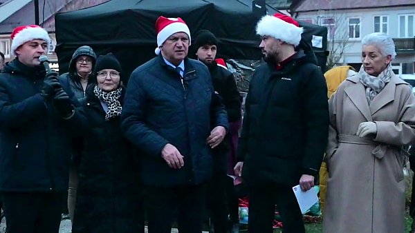 Wicestarosta Jacek Ryziński na płońskich Mikołajkach