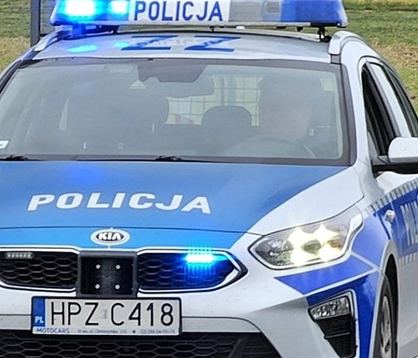 Peugeotem uderzyła w zaparkowanego nissana. Płońszczanka była pijana-24690