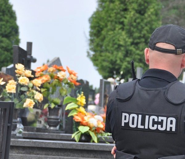 Zadbajmy o bezpieczeństwo podczas przygotowań do święta-24779