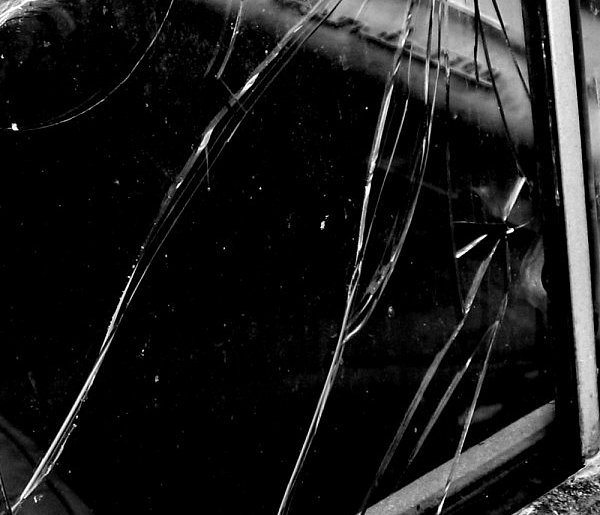 Policjanci apelują do świadków o pomoc w sprawie uszkodzeń pojazdów-24854