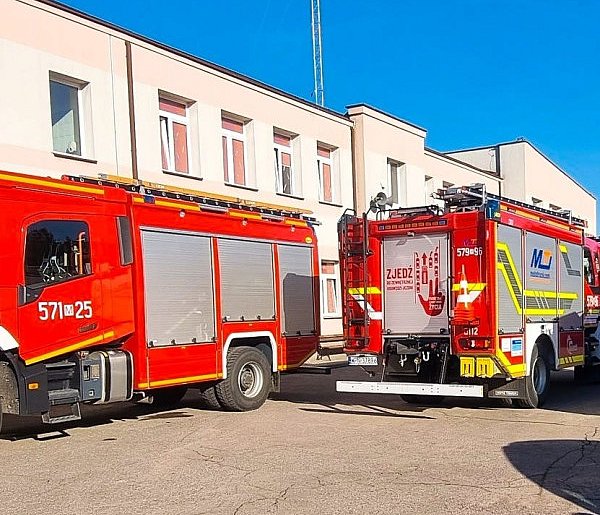 Interwencja strażaków w szkole w Kroczewie-24911
