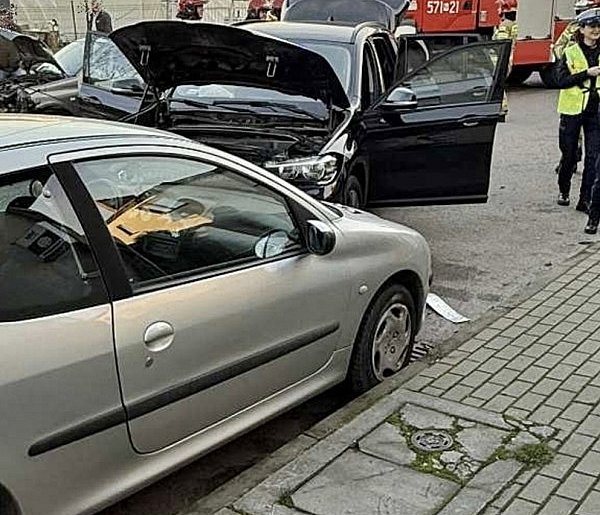 Policja o kraksie na Armii Krajowej, radna o progach zwalniających na tej ulicy-24899