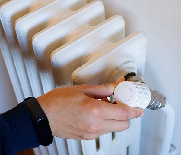 Kaloryfer zakręcony? I tak zapłacisz. Nowe prawo uderzy w lokatorów-25081