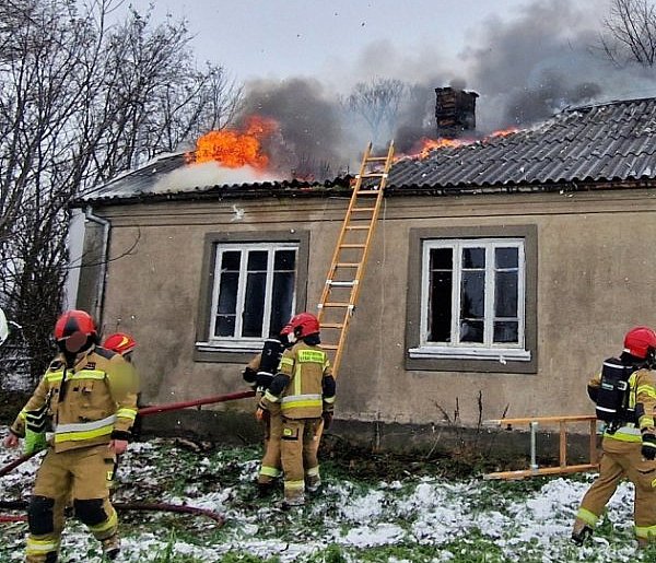 Kolejny tragiczny pożar w gminie Dzierzążnia-25161