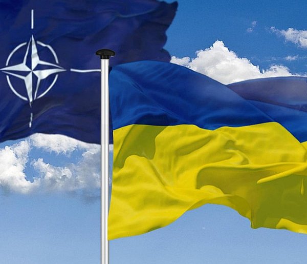 Premier Wielkiej Brytanii zwołuje pilne spotkanie liderów-25376