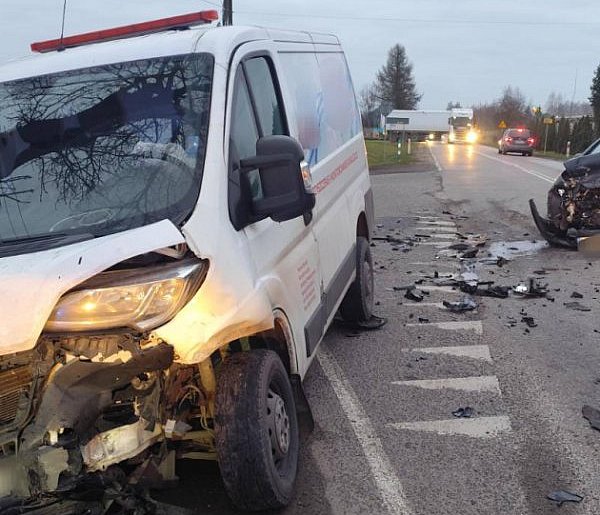 Zderzenia seata z citroenem. Utrudnienia w ruchu-25624