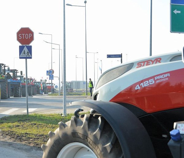 Rolnicy zapowiadają protest w całym kraju. U nas w Dłużniewie-25714