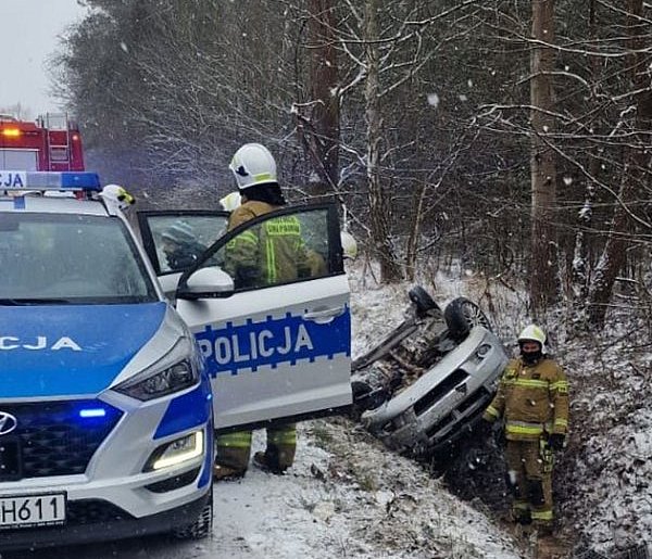 77-latek stracił panowanie nad autem-25738