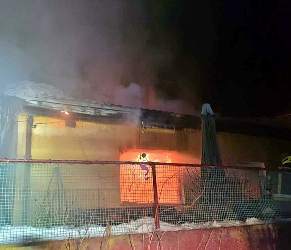 Nie mają już nic... Dom spłonął doszczętnie. Na pomoc pogorzelcom-25969