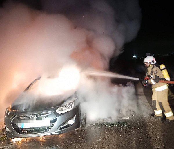 W trakcie jazdy samochód zaczął się palić