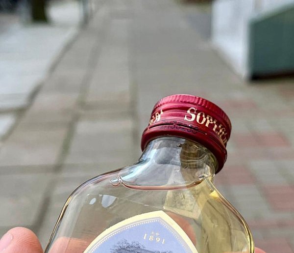 Tak zwane małpki powinny zostać włączone do systemu kaucyjnego...