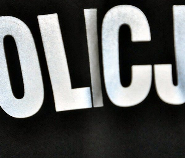 Siedem osób zatrzymanych, w tym mężczyzna ścigany listem gończym