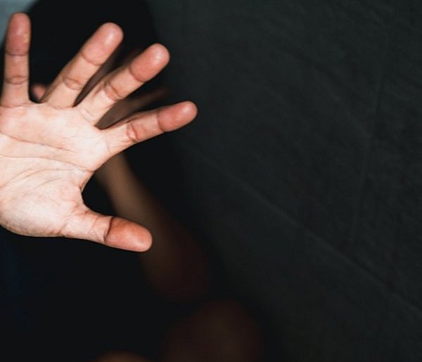 Płońsk: 77-latek z nakazem opuszczenia mieszkania za przemoc wobec żony