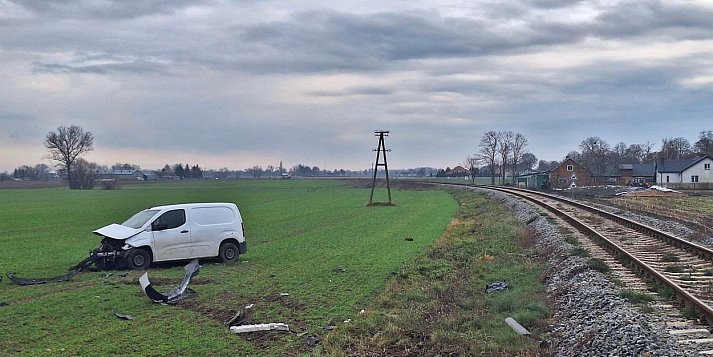 Poważny wypadek na niestrzeżonym przejeździe kolejowym w gminie Raciąż