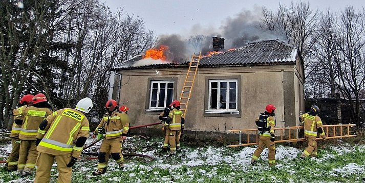 Kolejny tragiczny pożar w gminie Dzierzążnia. Jedna ofiara śmiertelna