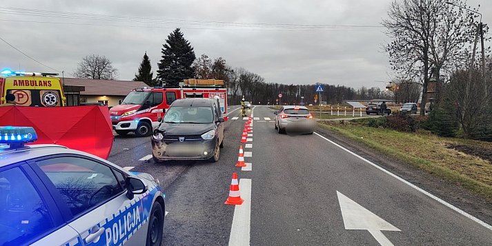 Poważny wypadek na drodze krajowej nr 62. Poszkodowana kobieta reanimowana