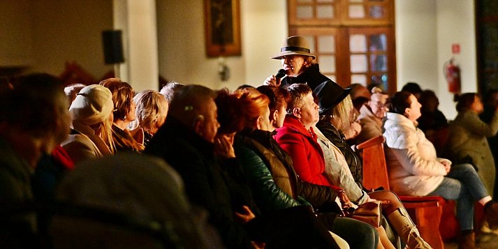 ''Miłość wymaga ofiary'' - koncert pasyjny Haliny Frąckowiak w Płońsku