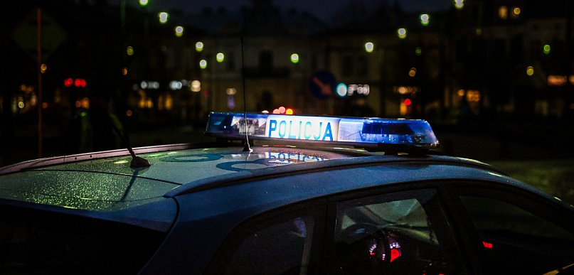 Policjanci wezwani do 25-latki wymagającej pomocy medycznej znaleźli