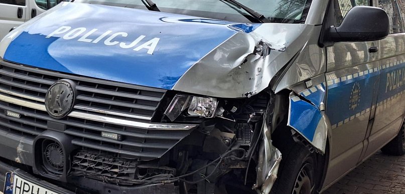Alkohol na służbie i rozbity radiowóz. Byli płońscy policjanci skazani