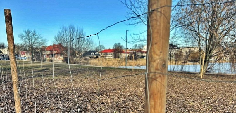 Rozpoczęło się grodzenie terenu dla inwestycji na Rutkach