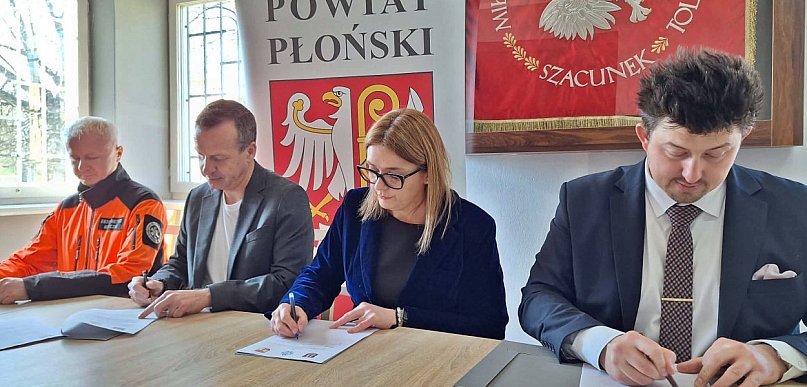 Trójstronne porozumienie podpisane. Na horyzoncie klasa medyczna