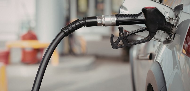 Tusk ogłosił decyzję ws. cen paliw. Kierowcy mogą odetchnąć