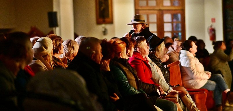 ''Miłość wymaga ofiary'' - koncert pasyjny Haliny Frąckowiak w Płońsku