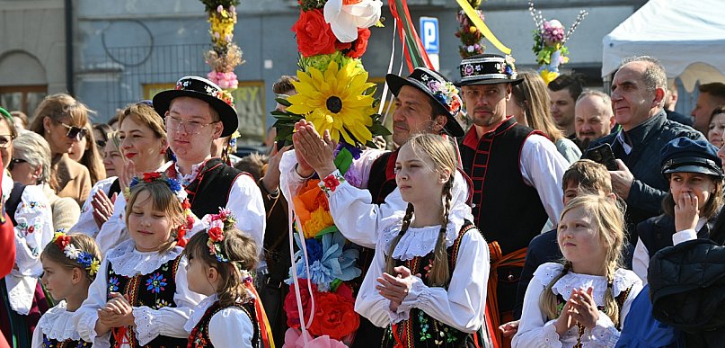 6,36! - wybrano najwyższą palmę wielkanocną. Świąteczne spotkanie