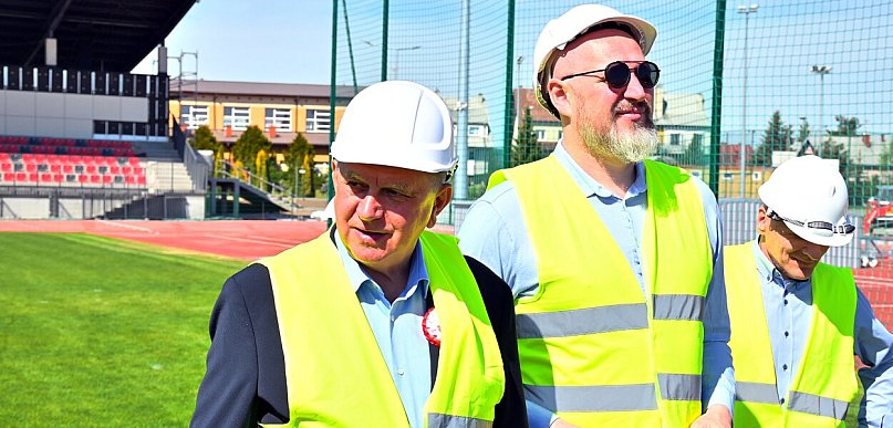 Płońsk w sercu mistrza. Majewski wraca i chwali nowy stadion [ZDJĘCIA]