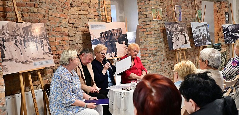 To coś więcej niż wystawa... Codzienność zatrzymana na archiwalnych fotografiach