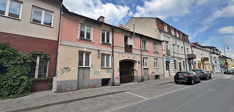 Zielone podwórka, winda i restauracja. Tak zmienią się kamienice w centrum Płońska