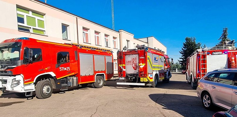 Interwencja strażaków w szkole w Kroczewie - 24911