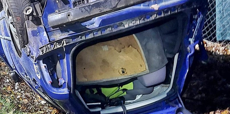 32-latek stracił panowanie nad skodą. W ciężkim stanie trafił do szpitala - 24941