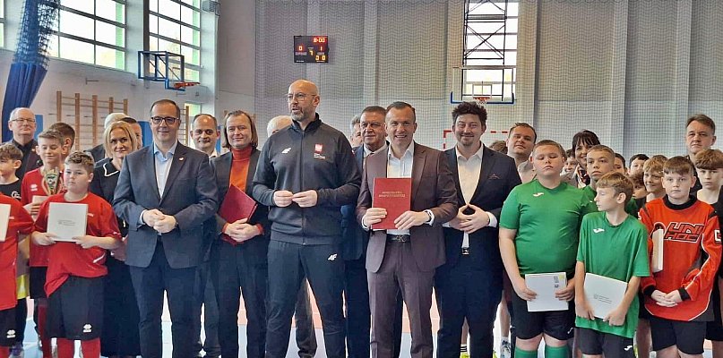 Orlikowe przyspieszenie w gminach. Minister sportu w Stróżewie [ZDJĘCIA] - 25269