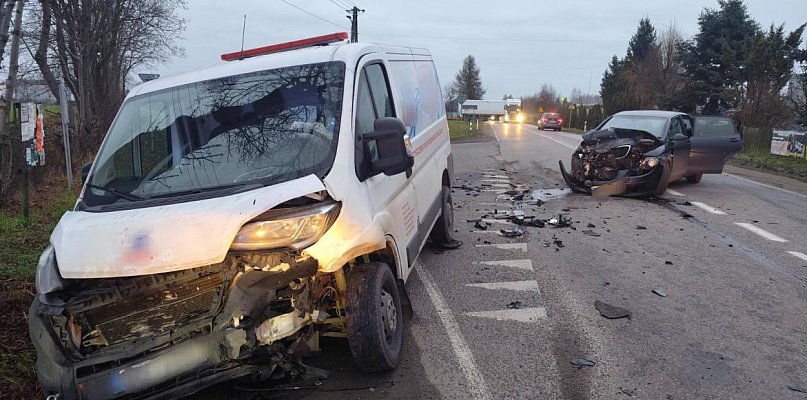 Zderzenia seata z citroenem. Utrudnienia w ruchu - 25624