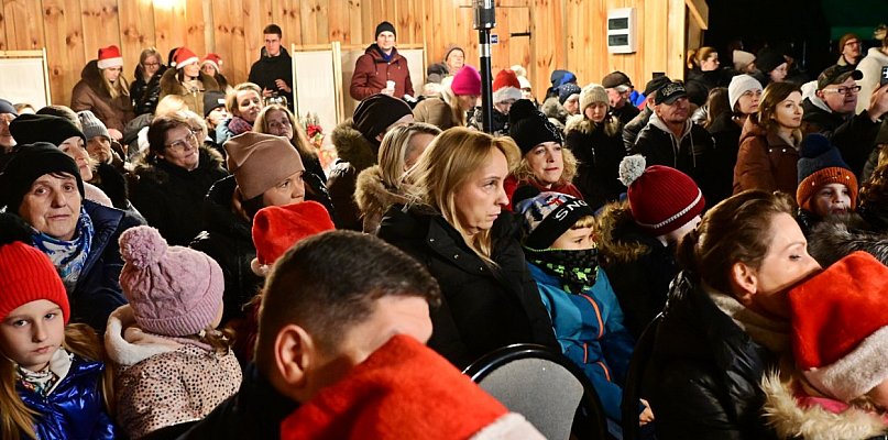 W Jońcu bożonarodzeniowy jarmark i wspólne kolędowanie [FOTO-VIDEO] - 25621