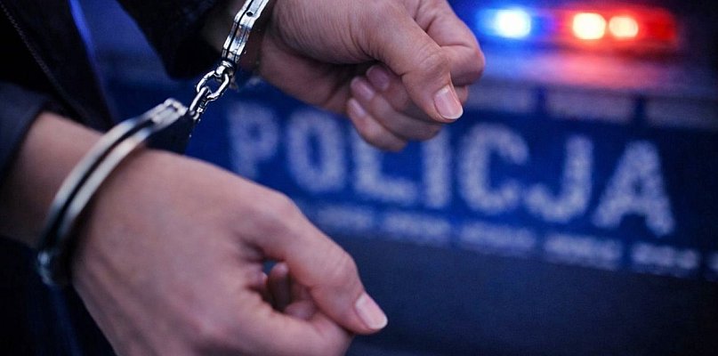 Zatrzymanie 39-latki. Marihuana w pudełku po żarówce i w breloczku przy kluczach - 25747