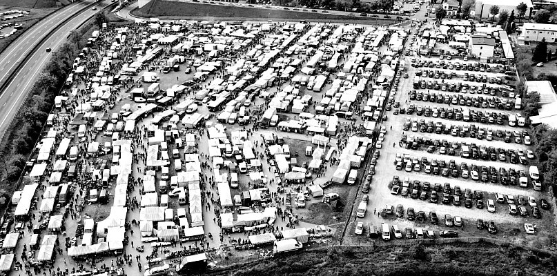 Kieszonkowcy grasują po miejskim targowisku! Pięć osób okradzionych