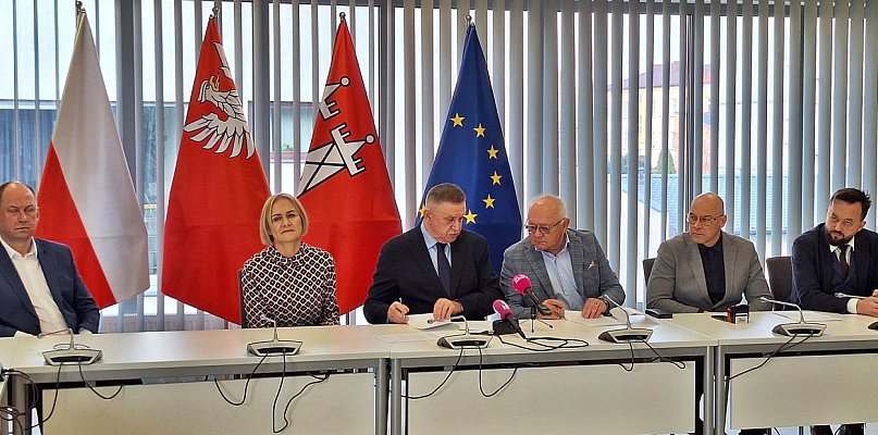 Zduńska 2 i 4 oraz Plac 15 Sierpnia 5 wraz z podwórkami zyskają nowy wygląd