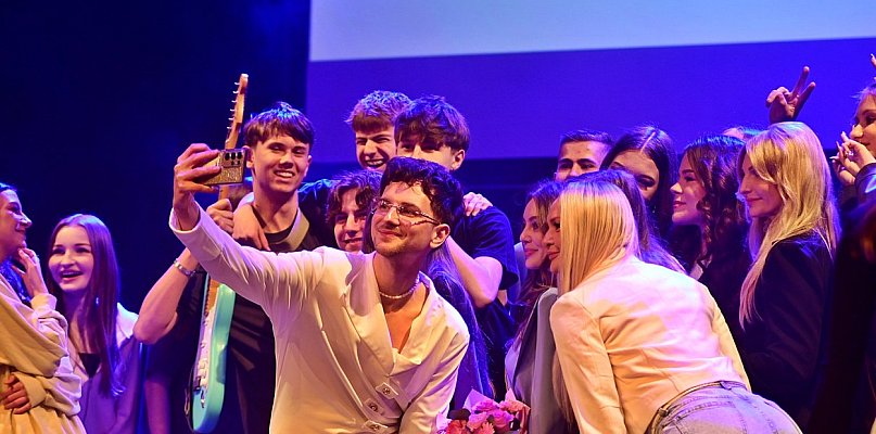 Profilaktyczny spektakl dla młodzieży z bardzo ważną tematyką [FOTO-VIDEO]